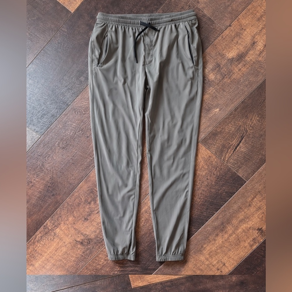UNRL Olive Green Jogger Pants Men’s Size M Athletic Stretch Zip Pocket